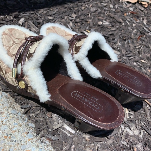 Authentic brown and tan coach clogs - Picture 3 of 8